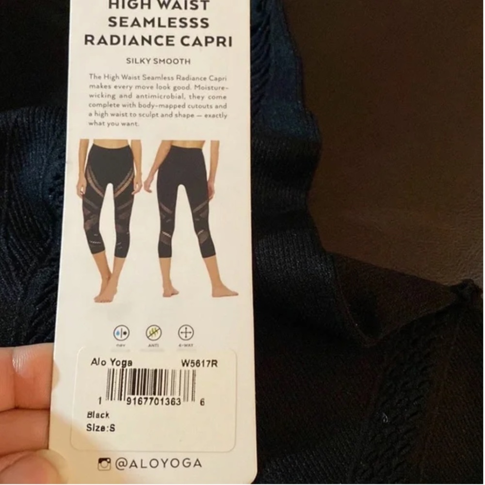 ✨NWT✨ ALO Yoga High-Waisted Seamless Radiance Capri - Sz S - Picture 10 of 10